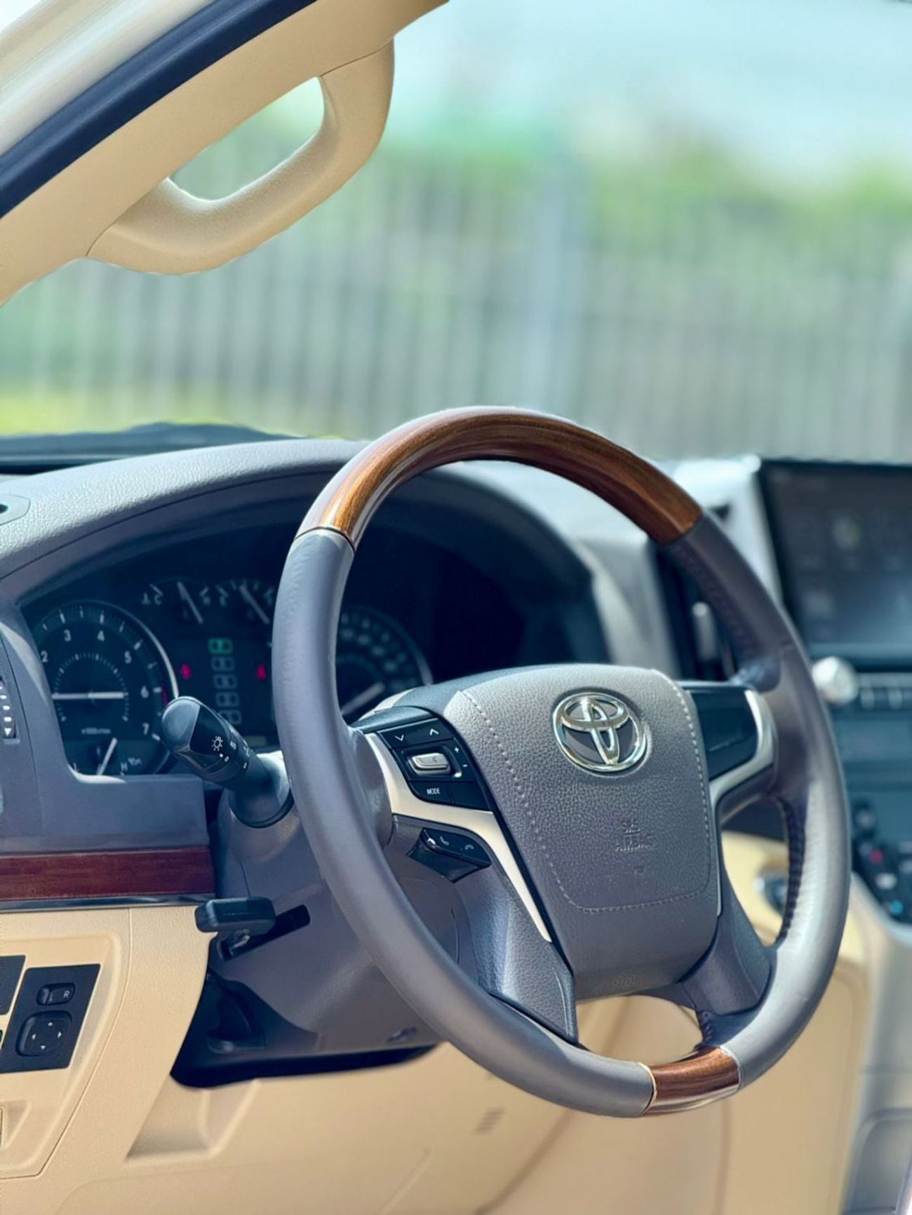 Toyota Land Cruiser EXR 4.0L 4WD LAND CRUISER EX.R V6 | GCC SPECS | YEAR: 2017 | KMS: 218,000 | FULL-SERVICE HISTORY