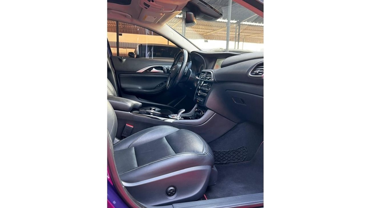 Infiniti Q30 Premium