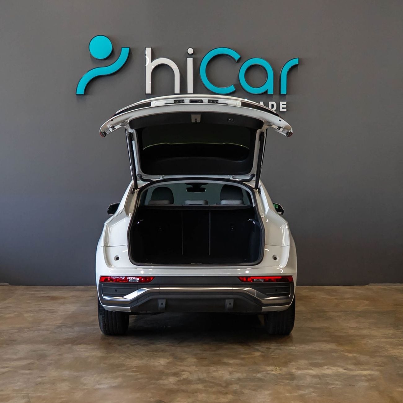 Audi Q5 AED 2,490 P.M • 0% Downpayment • Audi Q5 Coupe 45TFSI S Line • 1 Year Warranty
