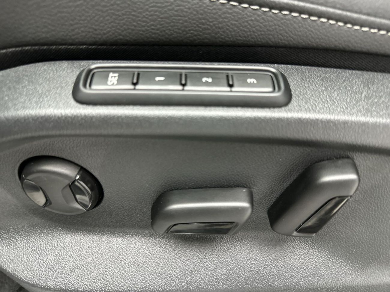 Volkswagen Tiguan Tiguan Elegance (Old Shape) (Ref#43379)