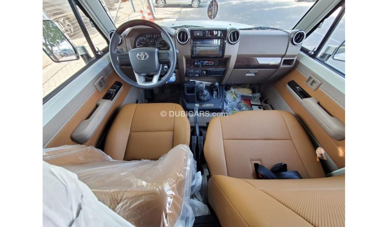 Toyota Land Cruiser Pick Up Toyota Land Cruiser Pick up S/Cab White color ,,70th Anniversary with Winch /Diff Lock/Compressor M/