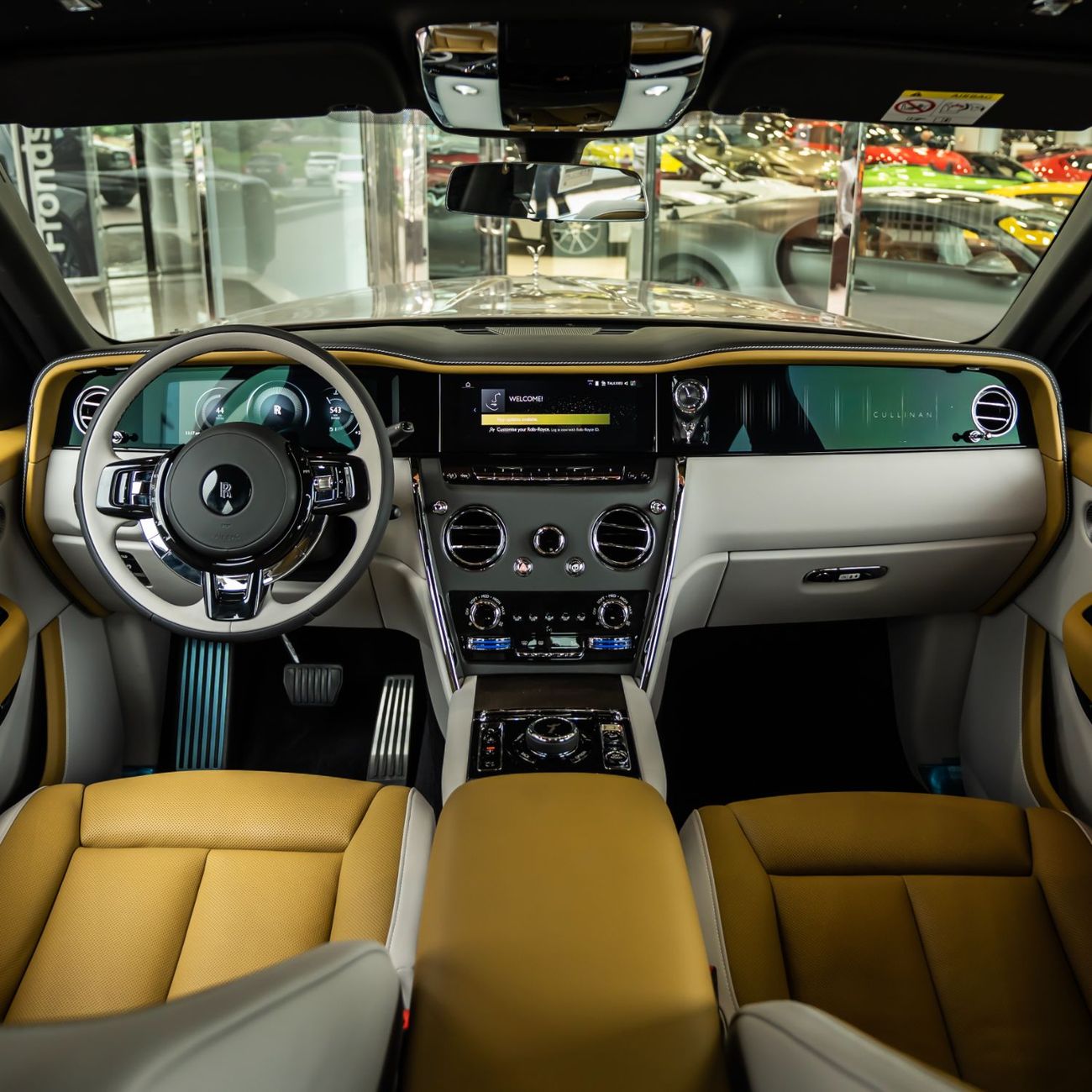 Rolls-Royce Cullinan 2026 ROLLS ROYCE CULLINAN ( SPECIAL COLOUR ) ( BRAND NEW ) ( GCC WITH WARRANTY+ SERVICE )