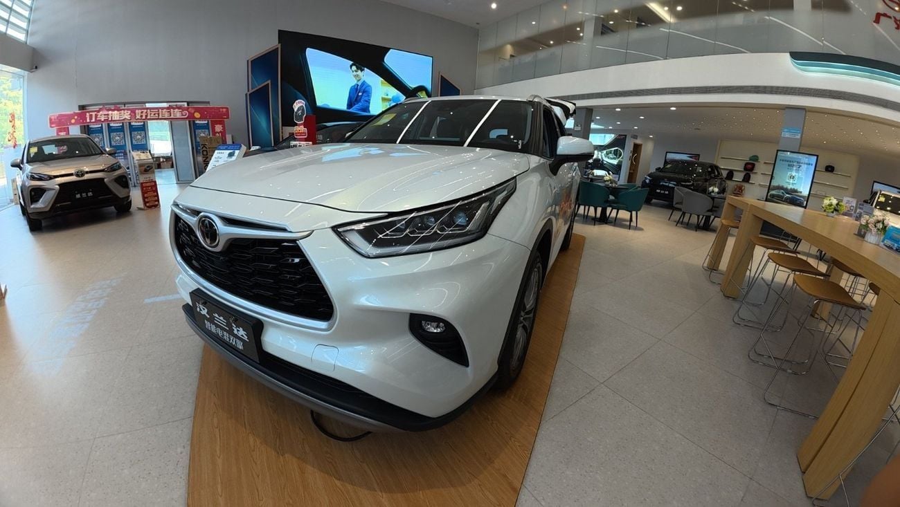 تويوتا هايلاندر Toyota Highlander/ 2025 /white