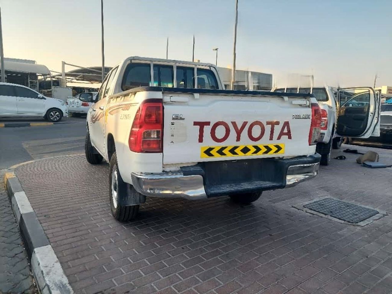 Toyota Hilux DC 2.7L 4WD PETROL AUTOMATIC TRANSMISSION