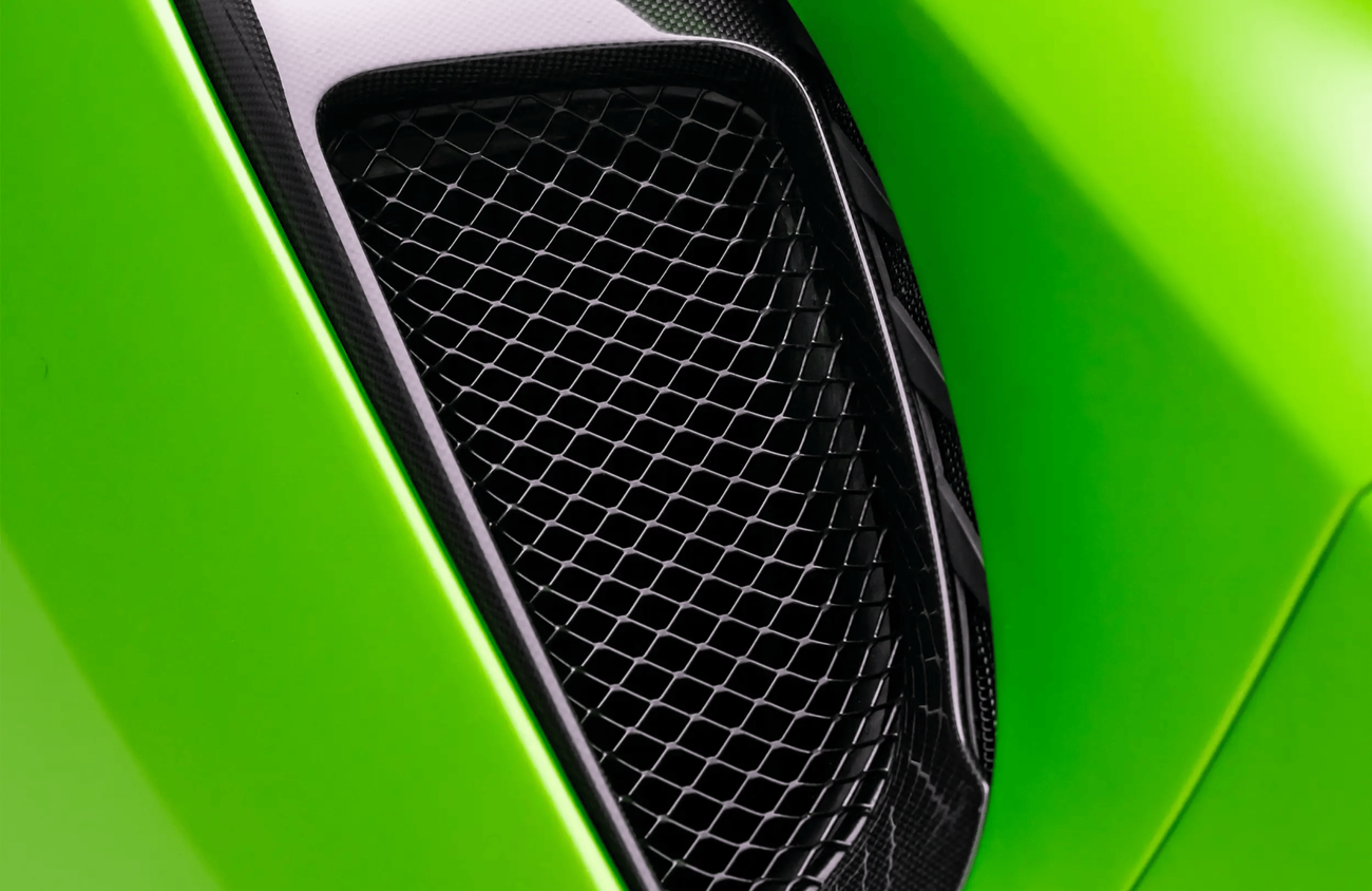 فيراري 488 بيستا سبايدر 3.9L V8 Twin-Turbocharged Engine