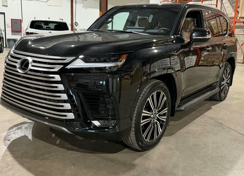 Lexus LX600 Luxury 7-Seater