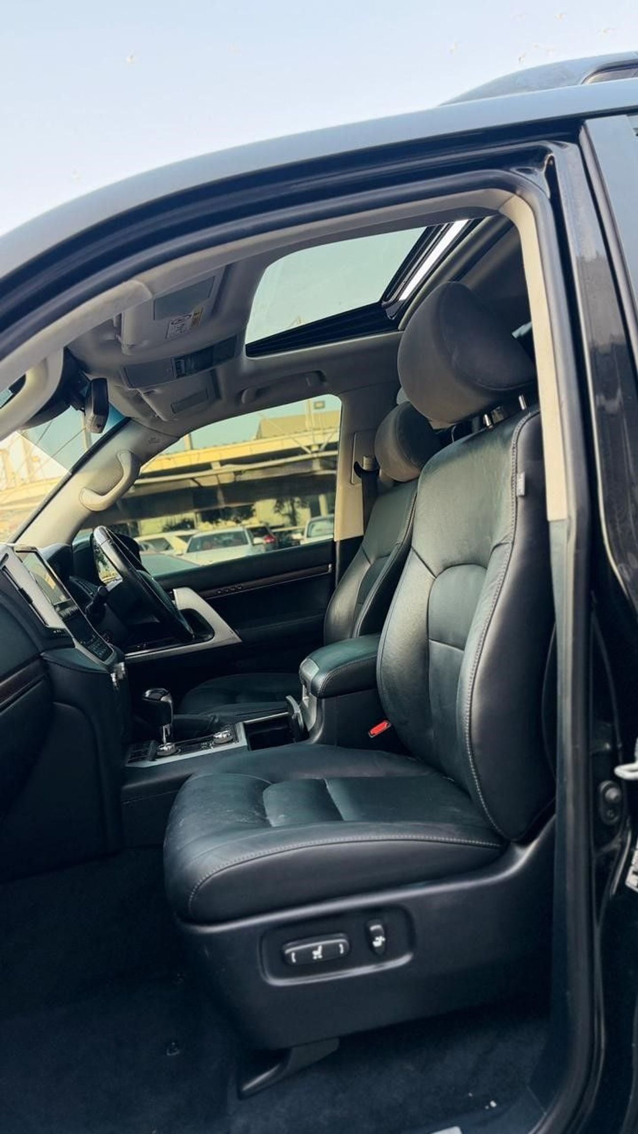 Toyota Land Cruiser SAHARA | MODIFIED TO LC300 | SUNROOF | PUSH START | POWER & MEMORY SEATS | 4.5L DIESEL | AUTO | COOL