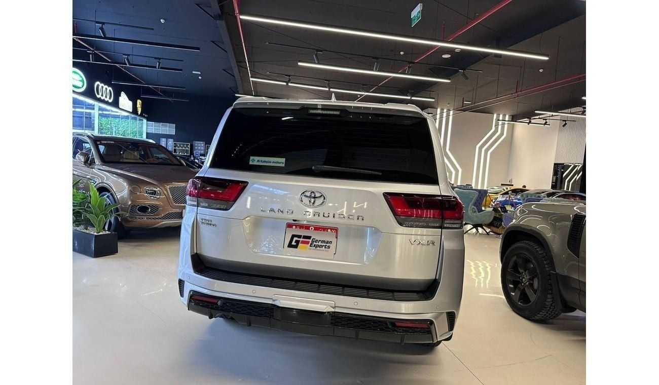 تويوتا لاند كروزر VXR 3.5L 2024 TOYOTA LAND CRUISER VX-R / 5 years ALFUTTAIM warranty