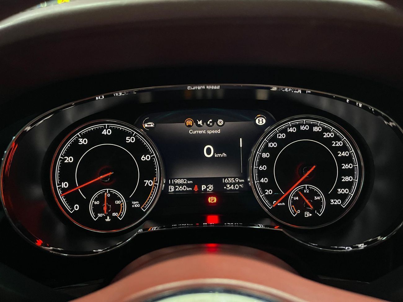 بنتلي بينتايجا BENTLEY BENTAYGA GCC 2018 IN PERFECT CONDITION