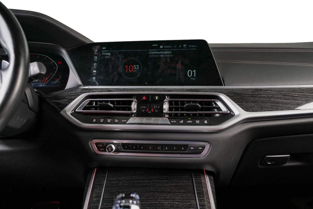 BMW X7 40i M Sport Pure 3.0L (335 HP) GCC-BMW Warranty Until 27/11/2026-7 Seats
