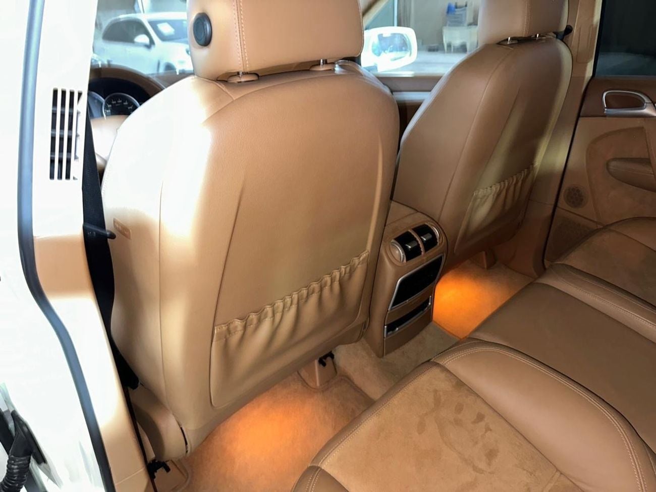 Porsche Cayenne PORSCHE CAYENNE GTS 2008 | SUNROOF | TWO KEYS | VERY LOW MILEAGE!