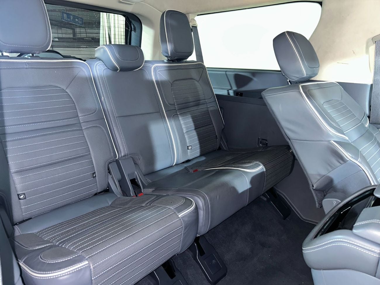 لينكولن نافيجاتور بريزيدنشيال NV-N1923L/AL TAYER MOTORS/ AL QOUZ SHOWROOM