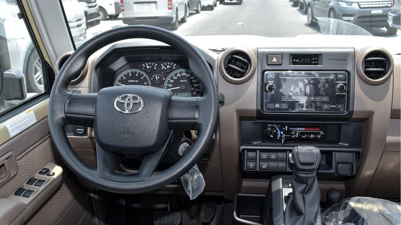 تويوتا لاند كروزر بيك آب 4.0L V6 A/T