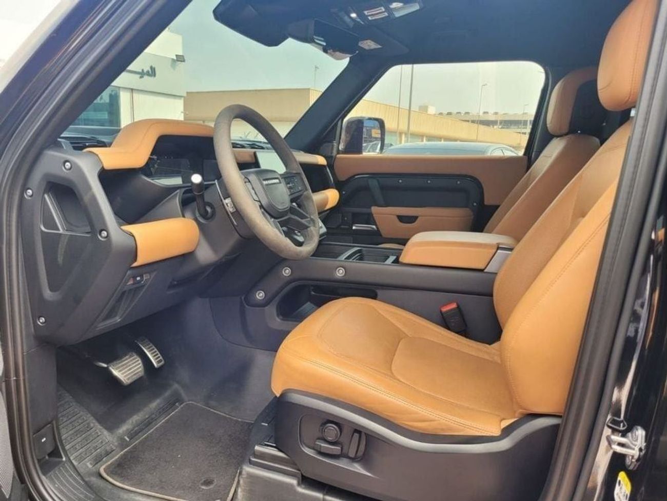 لاند روفر ديفندر LANDROVER DEFENDER V8 EDITION MODEL 2023 KM 38000 TWO DOOR GCC SPEC WARRANTY UNTIL 2026