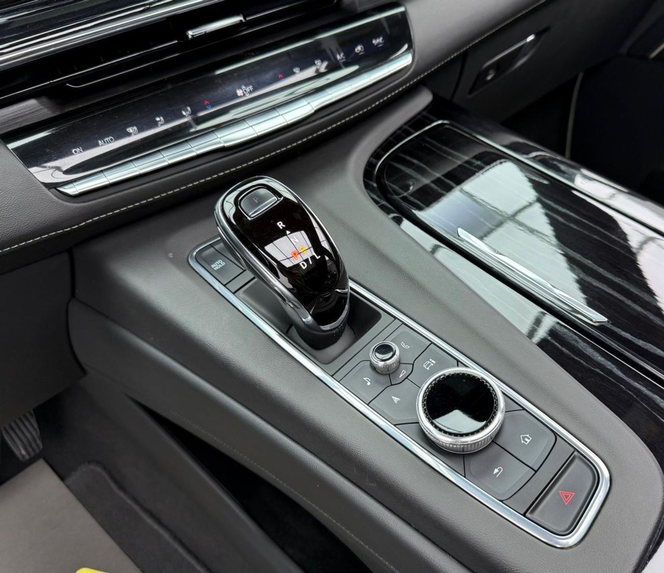 Cadillac Escalade Sport Platinum 6.2L 4WD 2021 Cadillac Escalade 600 Sport Platinum, Service History, 1 Year Warranty,