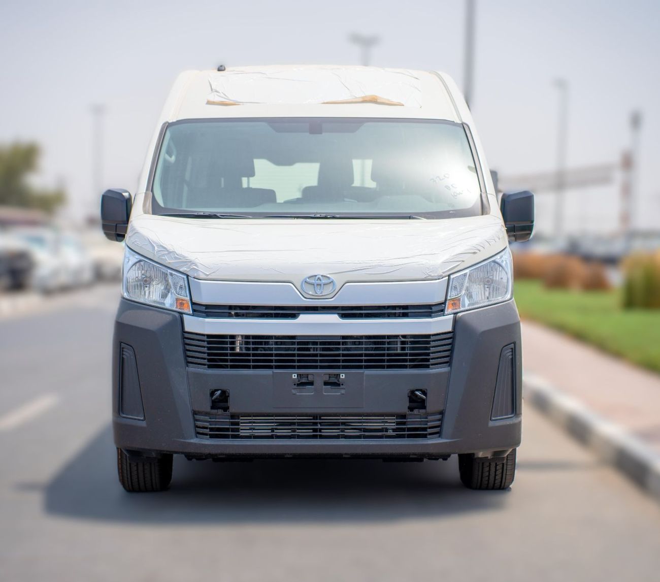 Toyota Hiace *Toyota Hiace 2026 2.8L Diesel 13 Seats Manual