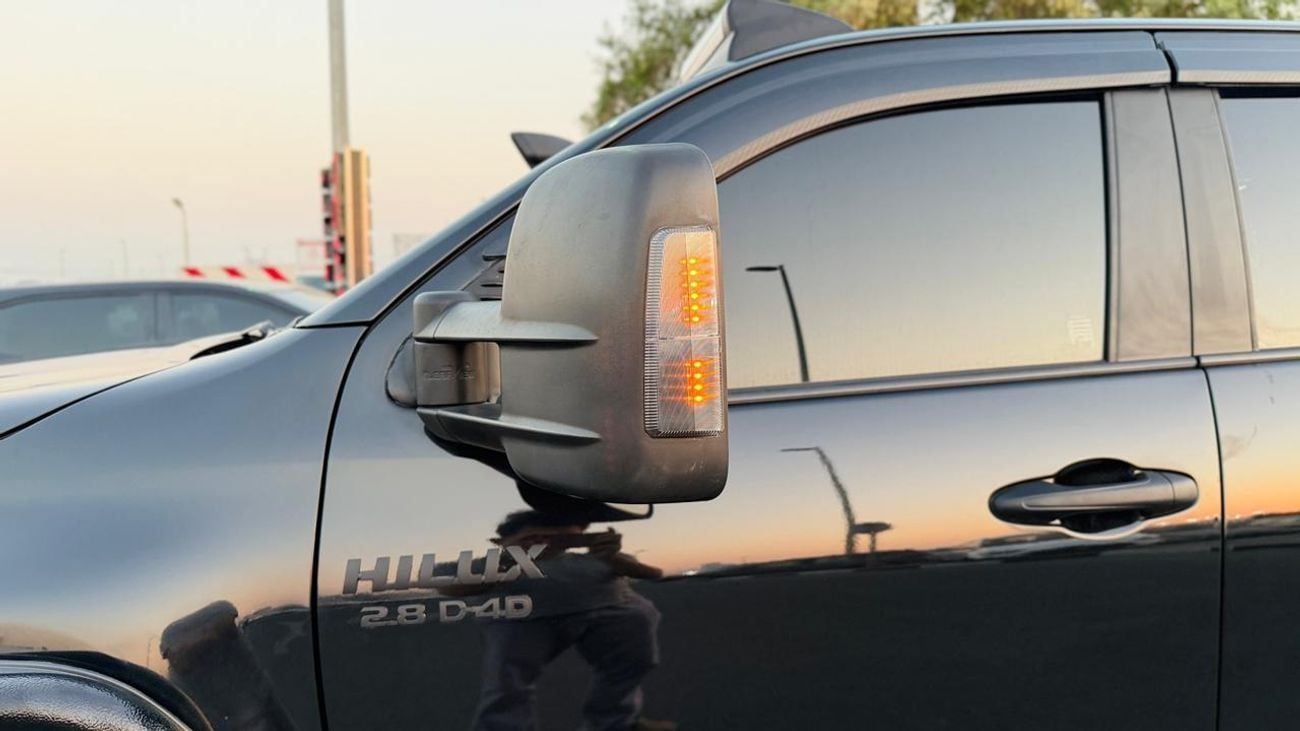 Toyota Hilux HEAVY OFF ROAD MODIFIED | BULL BAR WITH FOCUSED LIGHTS | DOUBLE CABIN | POWER SEATS | AUTO | 2020