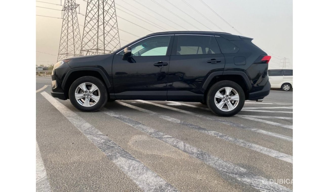 Toyota RAV4 2019 TOYOTA RAV 4 XLE AWD / MID OPTION