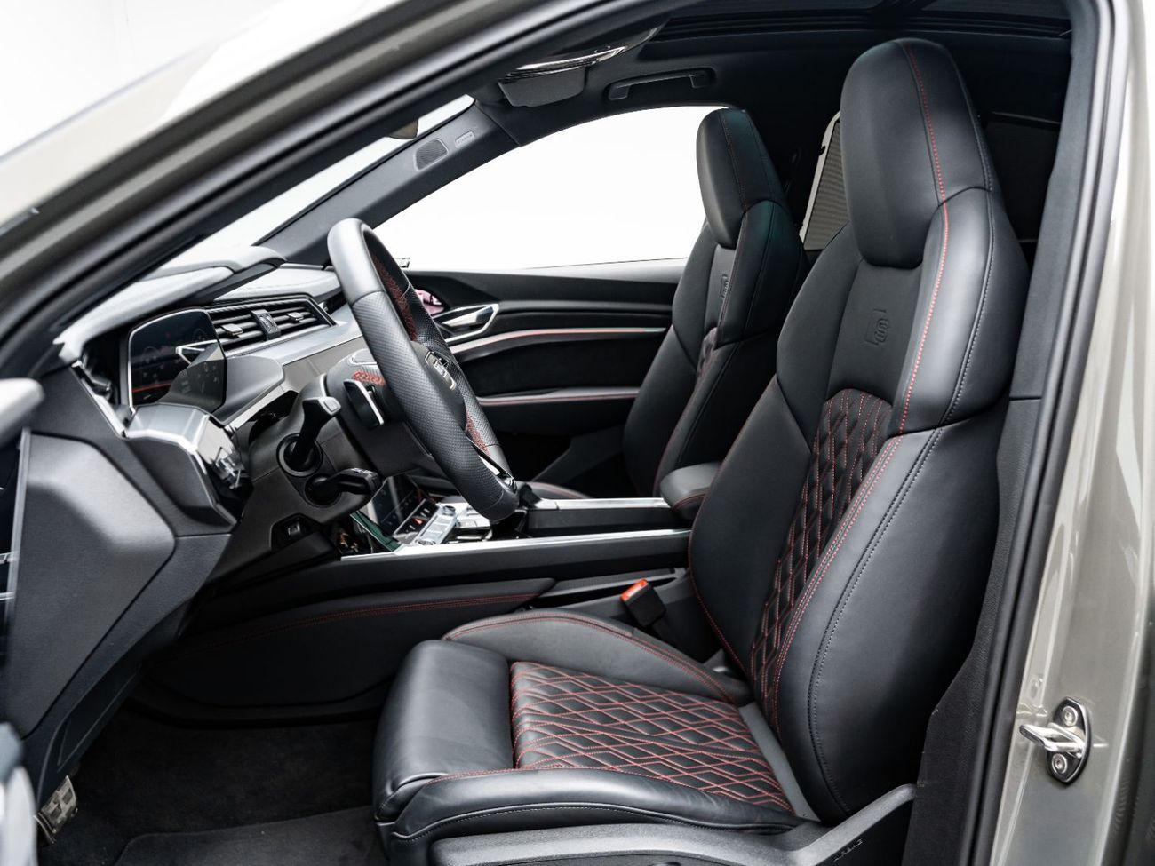 أودي Q8 إي ترون 55 quattro S Line