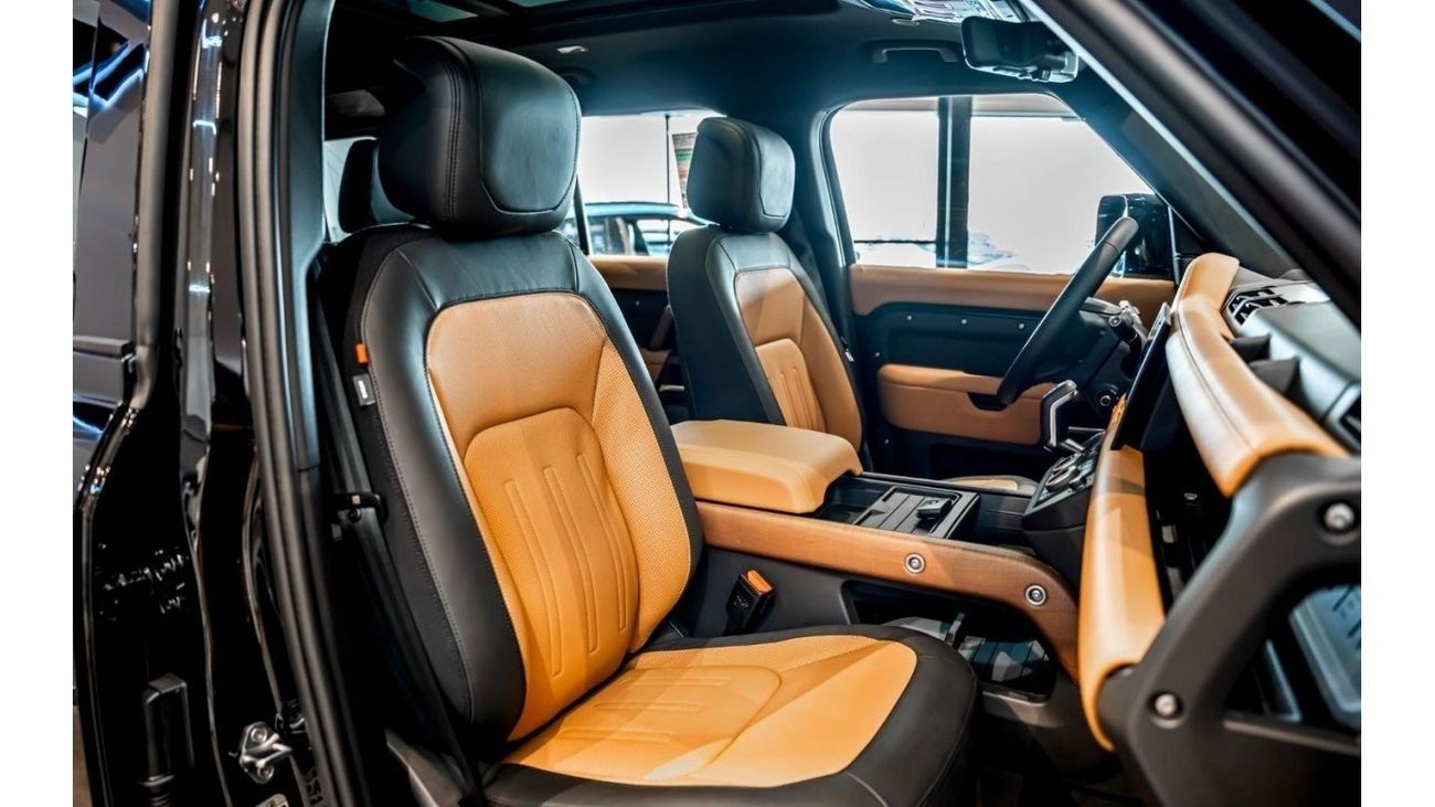 لاند روفر ديفندر 2024 Land Rover Defender X P400, 2029 Land Rover Warranty + Service Contract, Low KMs, GCC