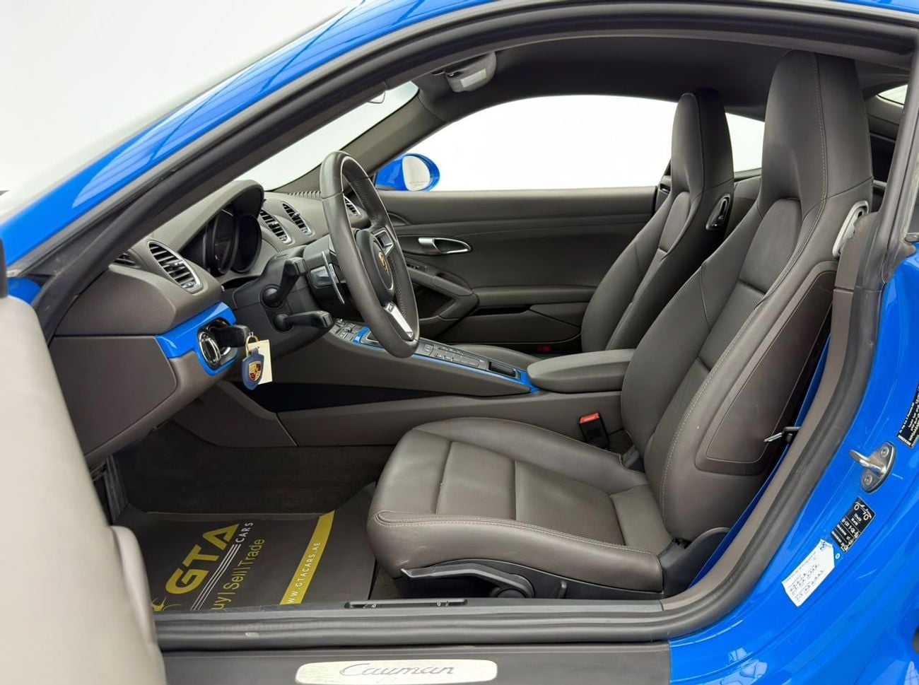 Porsche 718 Cayman STANDARD