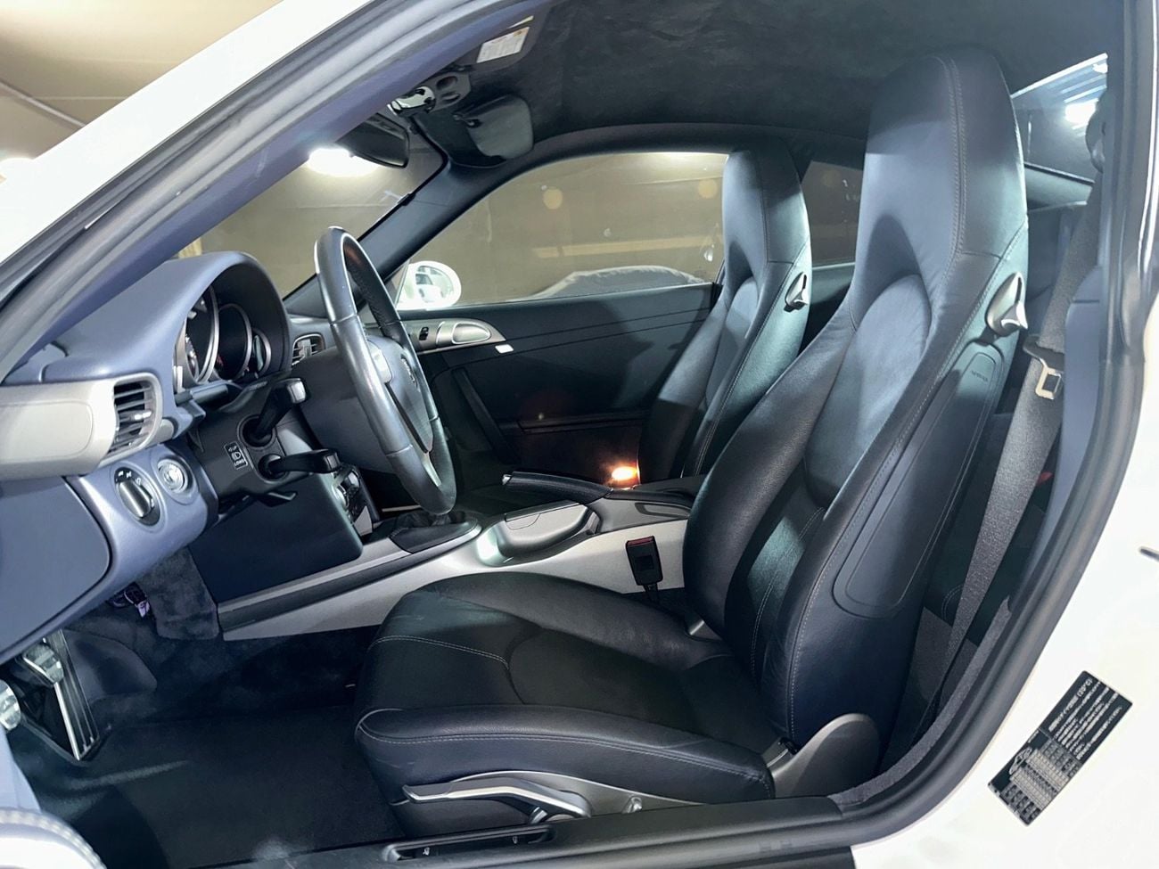 Porsche 911 CARRERA MANUAL TRANSMISSION (F6) 2008 | FULL SERVICE HISTORY | TWO KEYS | IMMACULATE CONDITION!