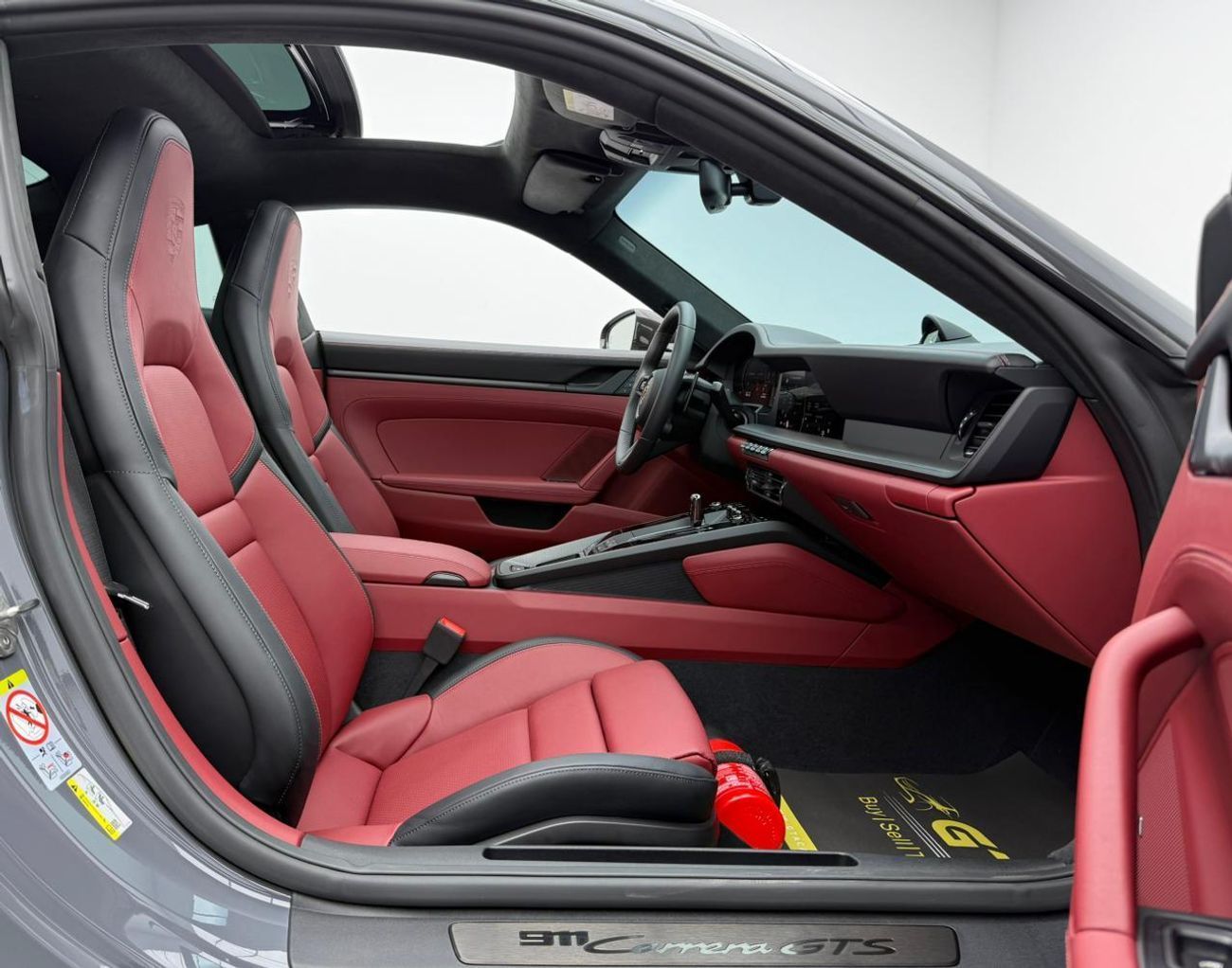 بورش 911 2025 Porsche 911 Carrera GTS, 2027 Porsche Warranty, Sport Chrono Package, Low Km, Fully Loaded, GCC