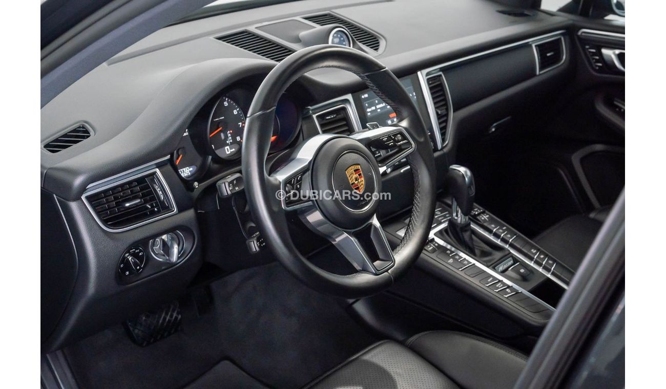 Porsche Macan Std 2018 Porsche Macan / Full Porsche Service History / 2 Years Alex Renner Motors Service Pack