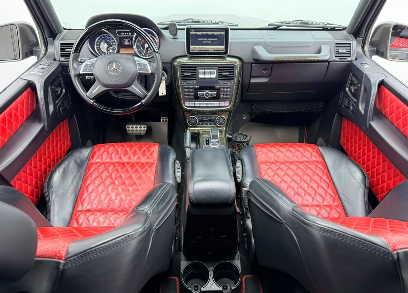 Mercedes Benz G63 AMG STD 2015 Mercedes G63 AMG, Full Service History, Carbon Fiber Interior, Excellent Condition, GCC