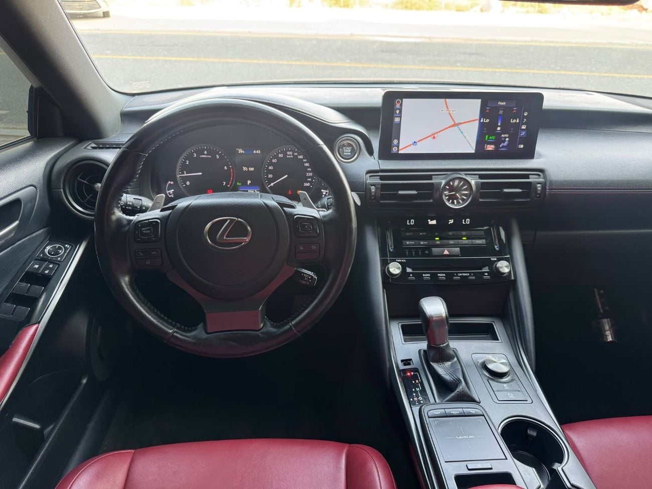 Lexus IS300 PREMIER لكزس is300  خليجي ‎موديل 2023  اربعة سلندر توربو اقتصادية جدا فالبترول  ماشي 56400 كم  مواصفات:  ( ش