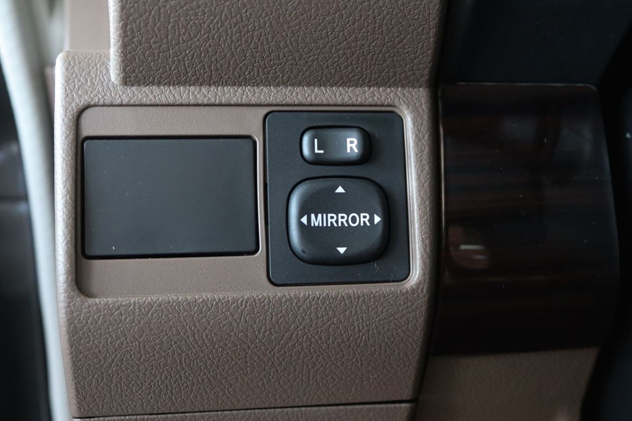 Toyota Land Cruiser 70 GRJ 71 4.0 V6 AUTOMATIC DIFF LOCK **EXPORT ONLY**التصدير فقط خارج الخليج**