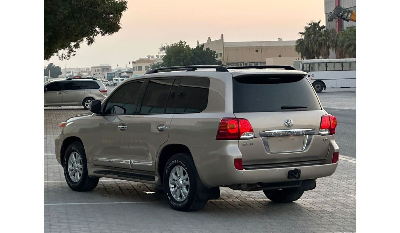 تويوتا لاند كروزر GXR 4.0L (271 HP) AWD