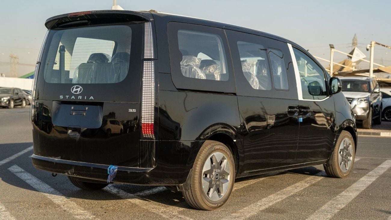 Hyundai Staria COMFORT Premium 11-Seater Mid Option Panoramic Roof 2025YM