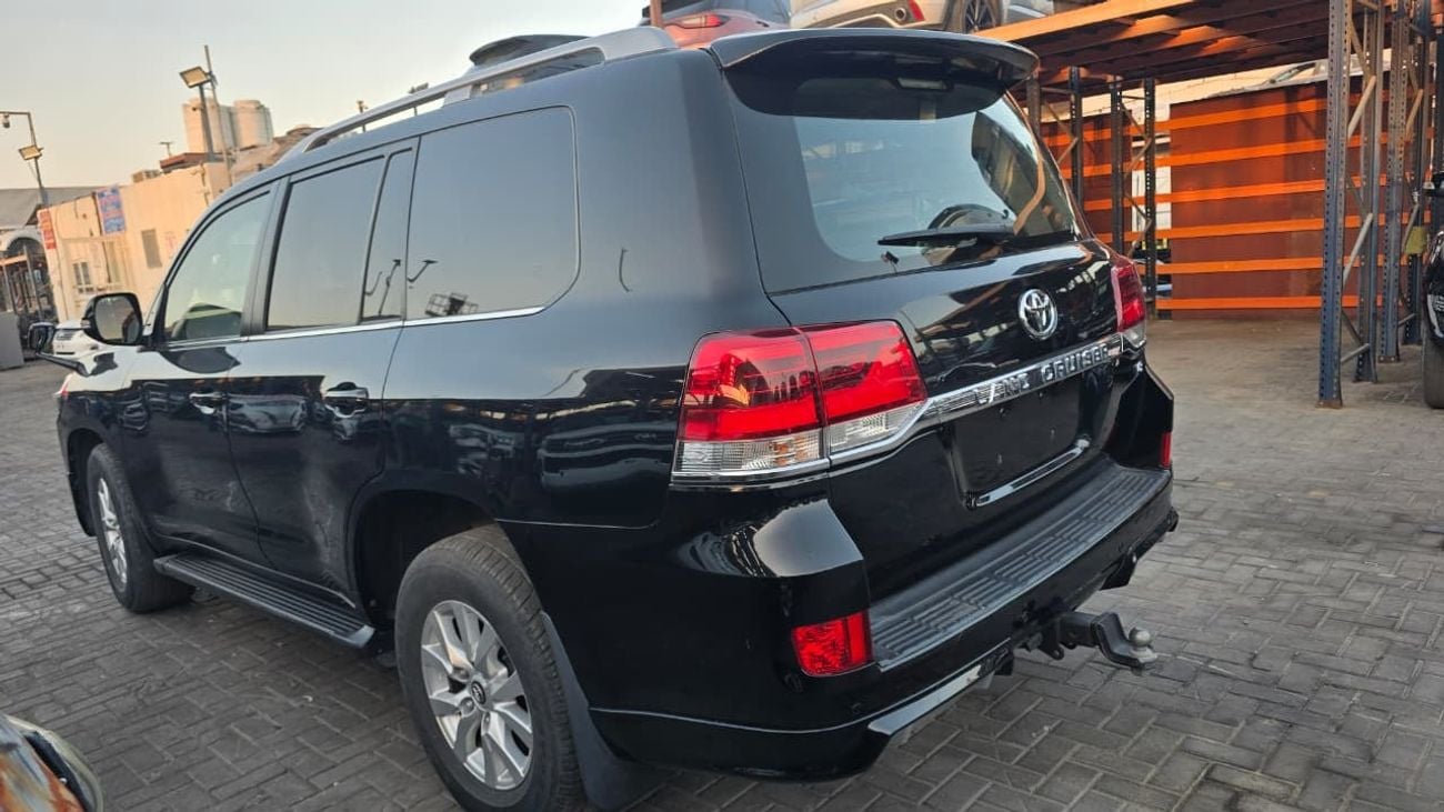 Toyota Land Cruiser VXR V8 Engine Diesel Engine RHD Full Option