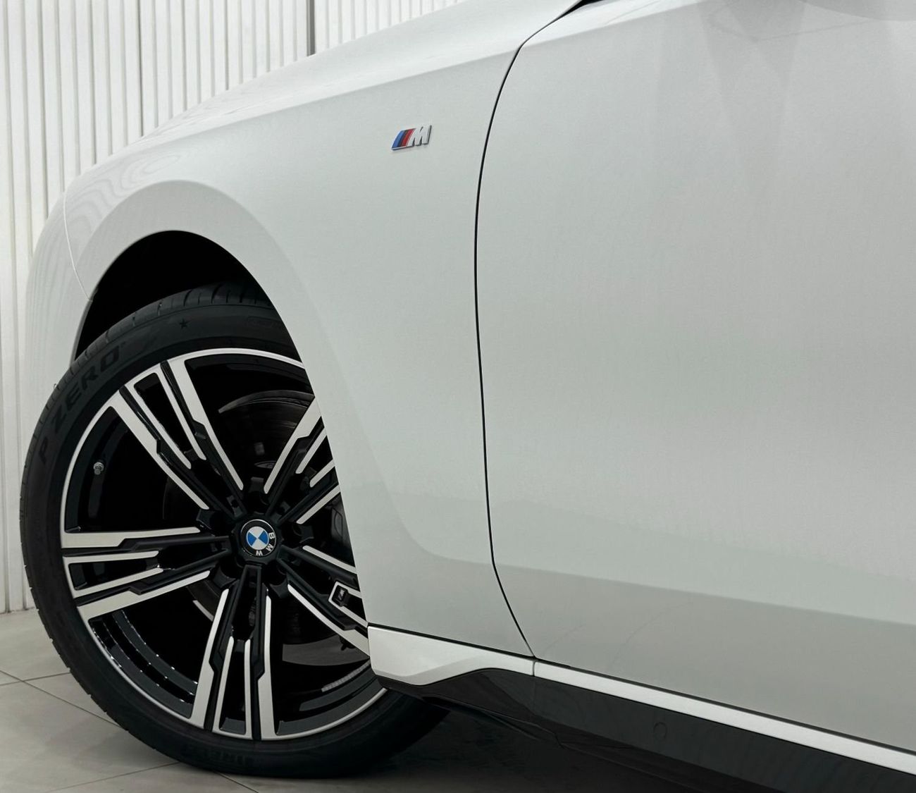 BMW 740Li M-Sport 2023 BMW 740i M-Sport, June 2028 BMW Warranty + Service Pack, Fully Loaded, Very Low Kms, GC