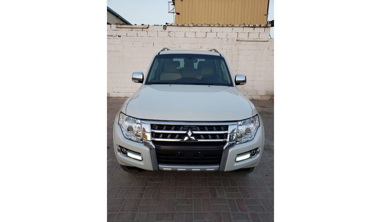 Mitsubishi Pajero Full option clean car Top of the Range