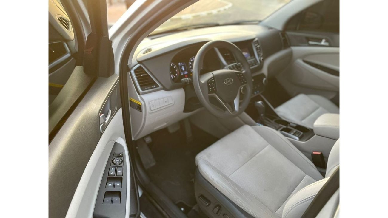 Hyundai Tucson 2016 Hyundai Tucson 2.0L V4 - GDi 4x4 AWD - Electric Seat and Rear CAM -