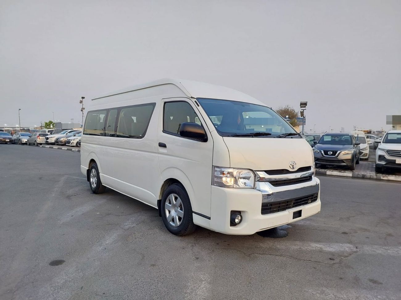 Toyota Hiace TOYOTA HIACE COMMUTER VAN RHD 2016 MODEL 3.0 L DIESEL AUTOMATIC(PM28060)