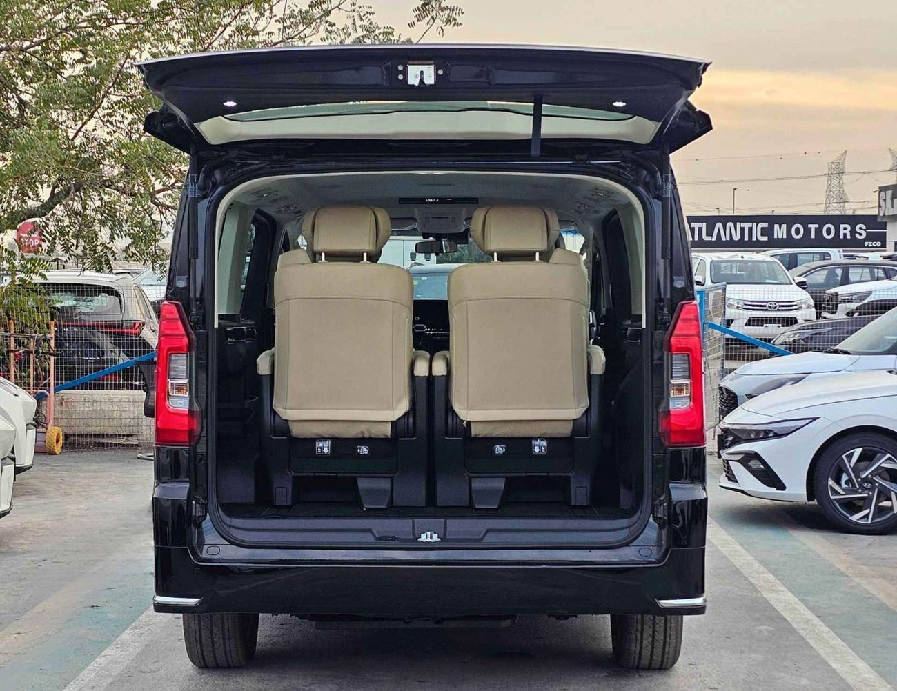 Toyota Granvia PREMIUM LUXURY / 3.5L V6 PETROL A/T / RADAR / 360*CAMERAS / VIP SEATS (CODE # GNPPR)