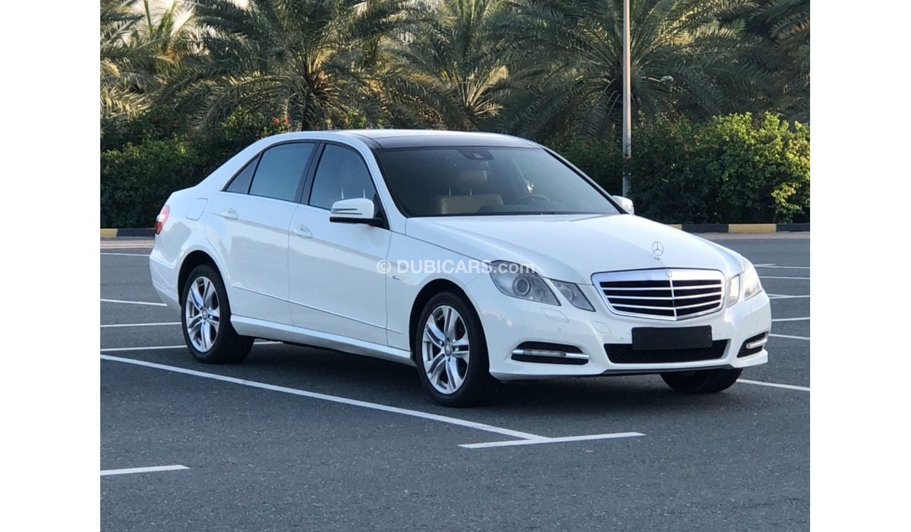 Mercedes-Benz E 250 Model 2011 GCC CAR PERFECT CONDITION INSIDE AND OUTSIDE FULL OPTION PANORAMIC ROOF LEATHER SEATS