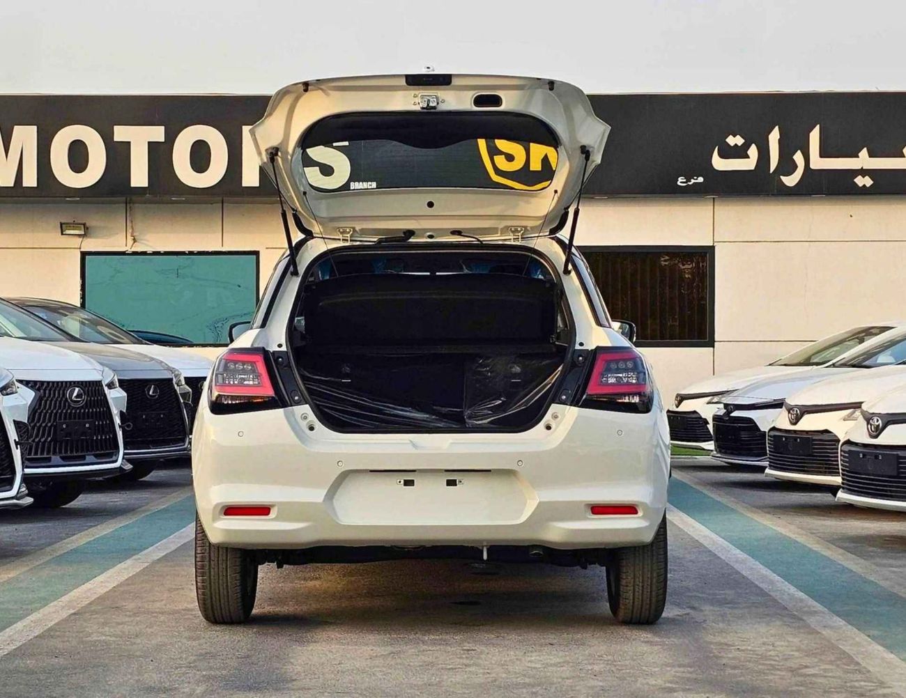 سوزوكي سويفت GLX DUAL TONE / 1.2L PETROL A/T/ PUSH START, REAR PARKING SENSOR , REAR CAMERA (CODE # SGLX)