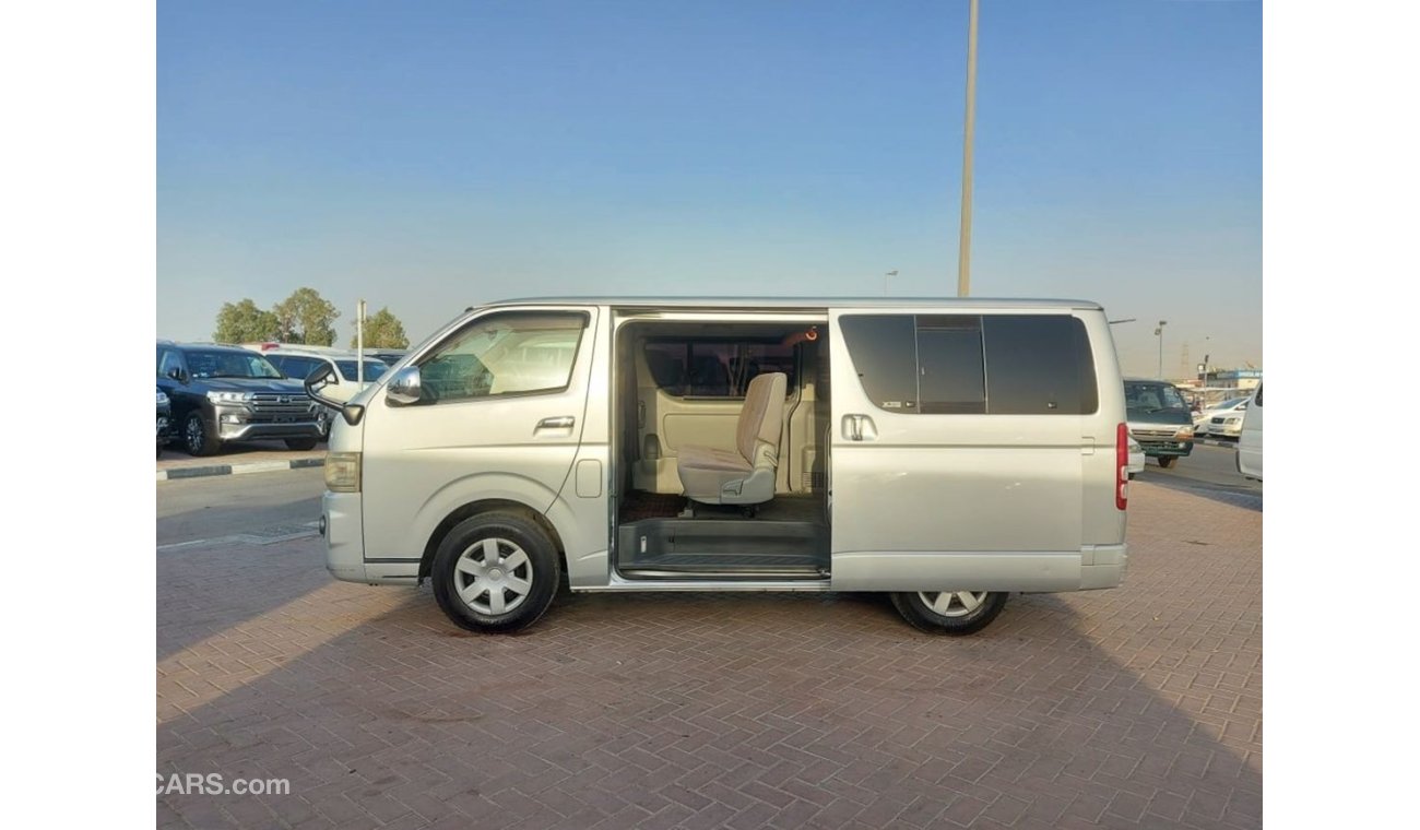 تويوتا هاياس TOYOTA HIACE VAN RIGHT HAND DRIVE (PM1638)