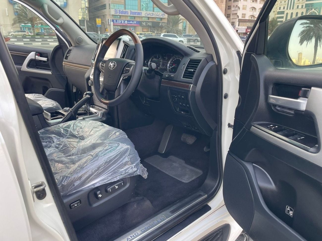 تويوتا لاند كروزر VXR Sahara 2021 Model RHD DIESEL ENGINE FULL OPTION