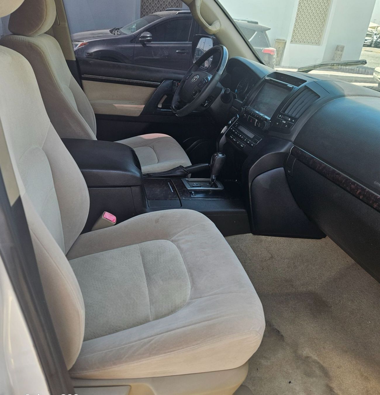 Toyota Land Cruiser model 2009 v6