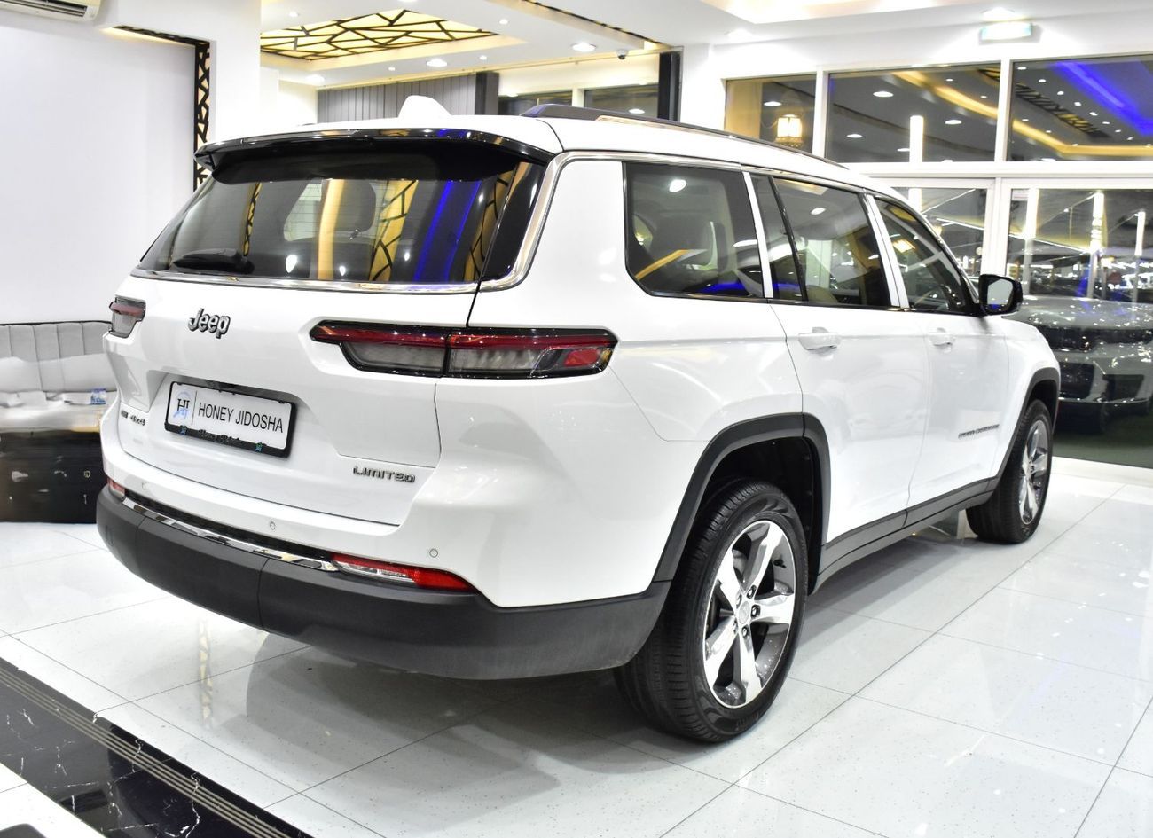 جيب جراند شيروكي EXCELLENT DEAL for our Jeep Grand Cherokee L 4x4 Limited ( 2021 Model ) in White Color GCC Specs