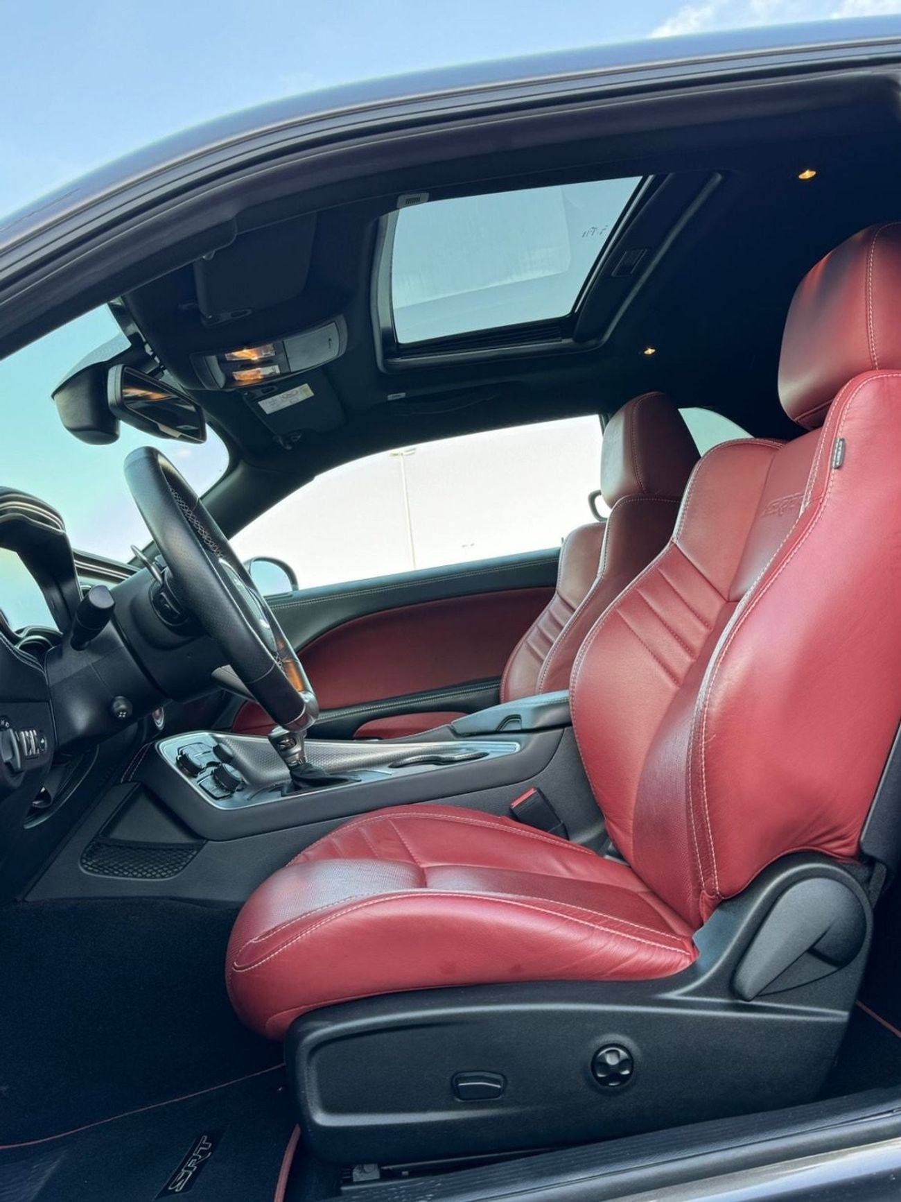 دودج تشالينجر SRT  هيلكات ريد اي عريض جسم دودج تشالنجر هلكات وايد بودي ريد اي خليجي تحت الضمان