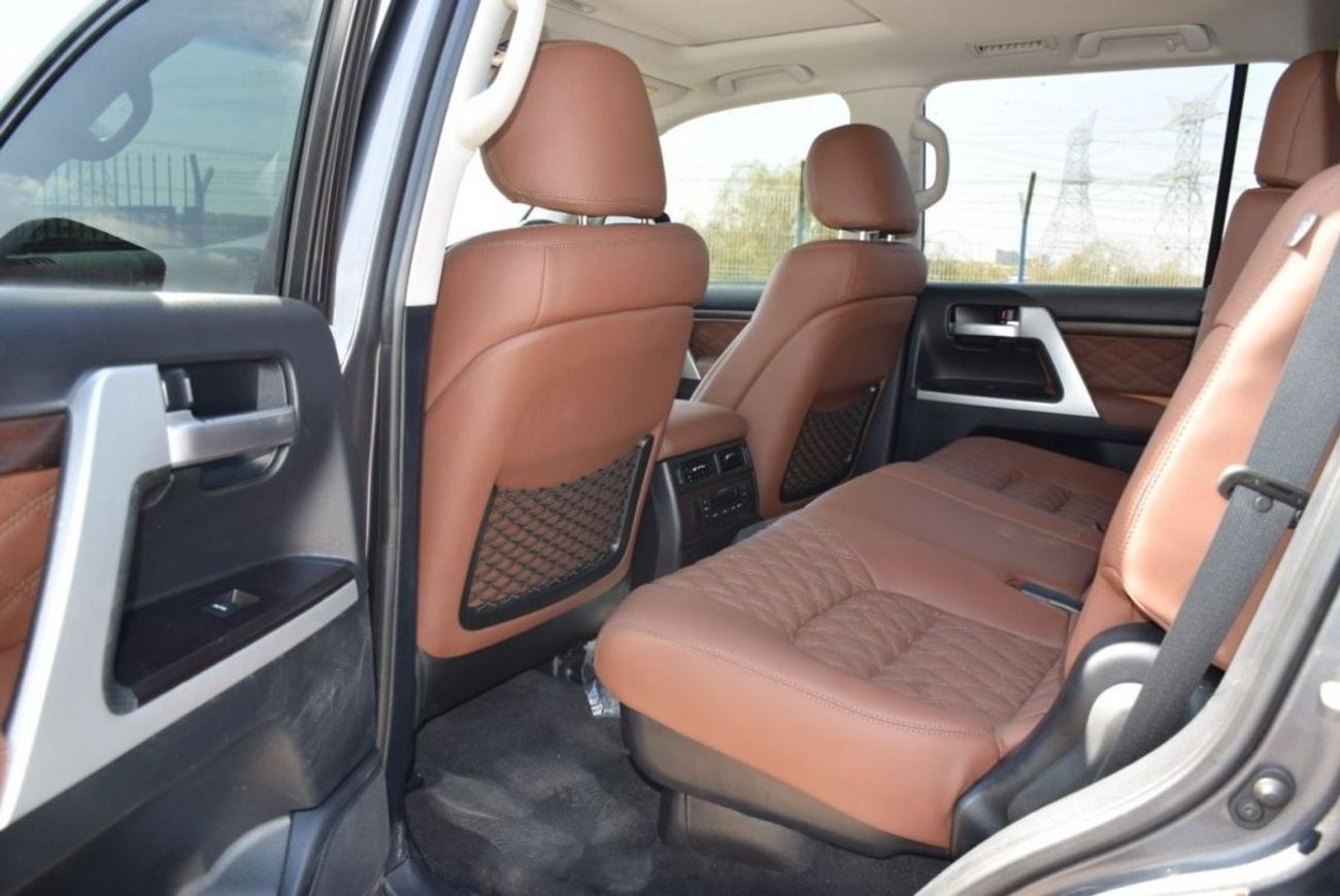 تويوتا لاند كروزر LC200 V8 Diesel 4.5L (Export Only)