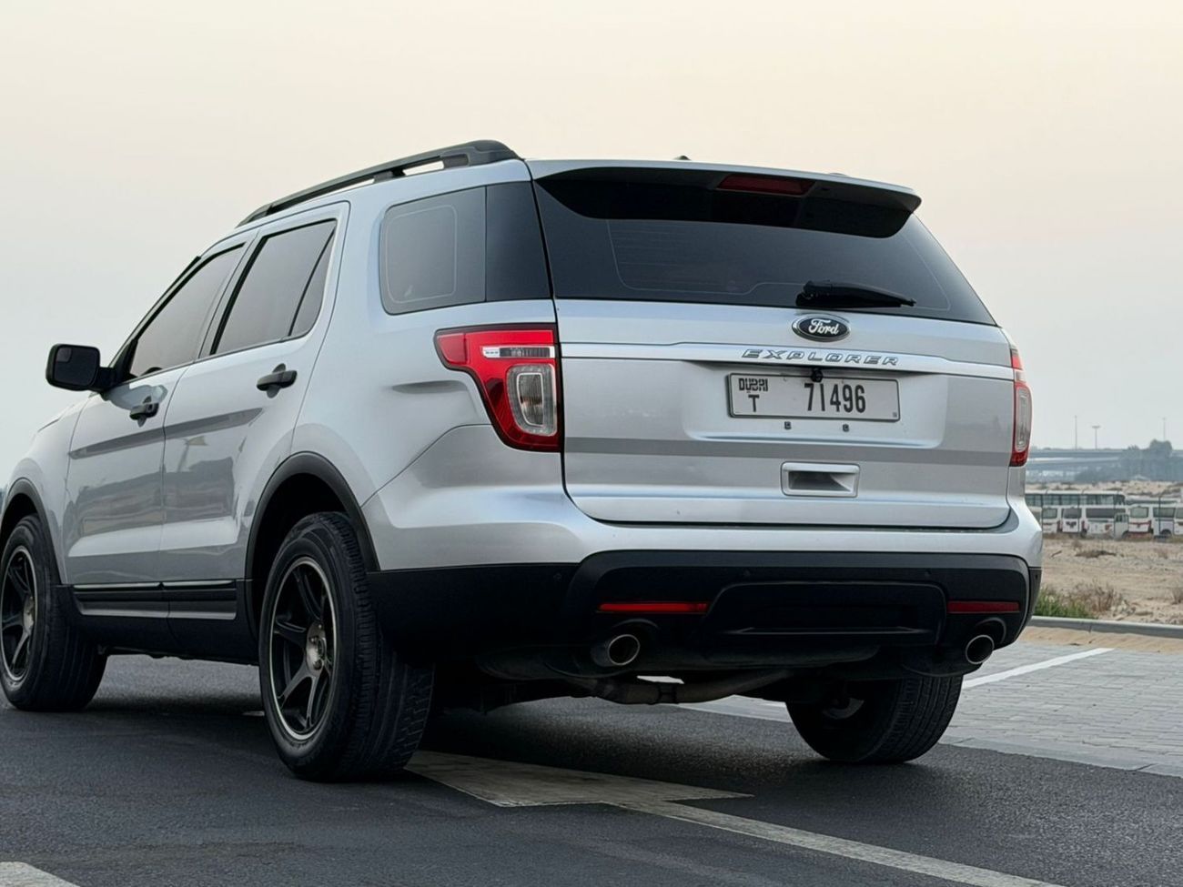 Ford Explorer Limited 3.5L Excellent condition & luxury feel