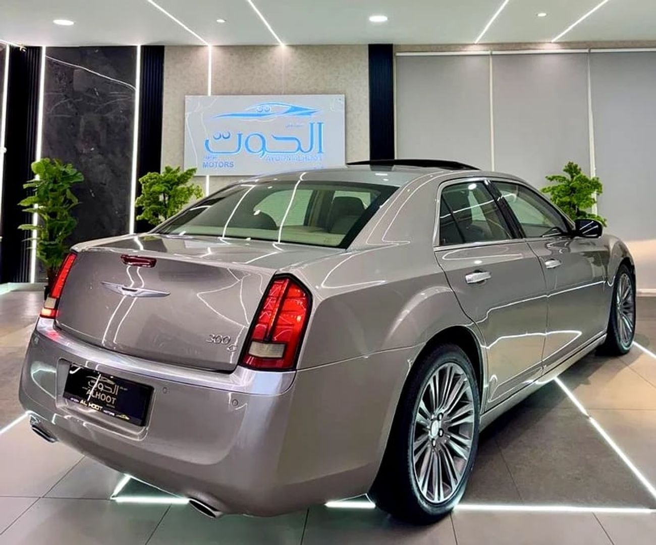 كرايسلر 300C Limited 3.6L || GCC || SPACIOUS AND DEPENDABLE || GREAT || EXCELLENT PERFORMANCE || COMFORT