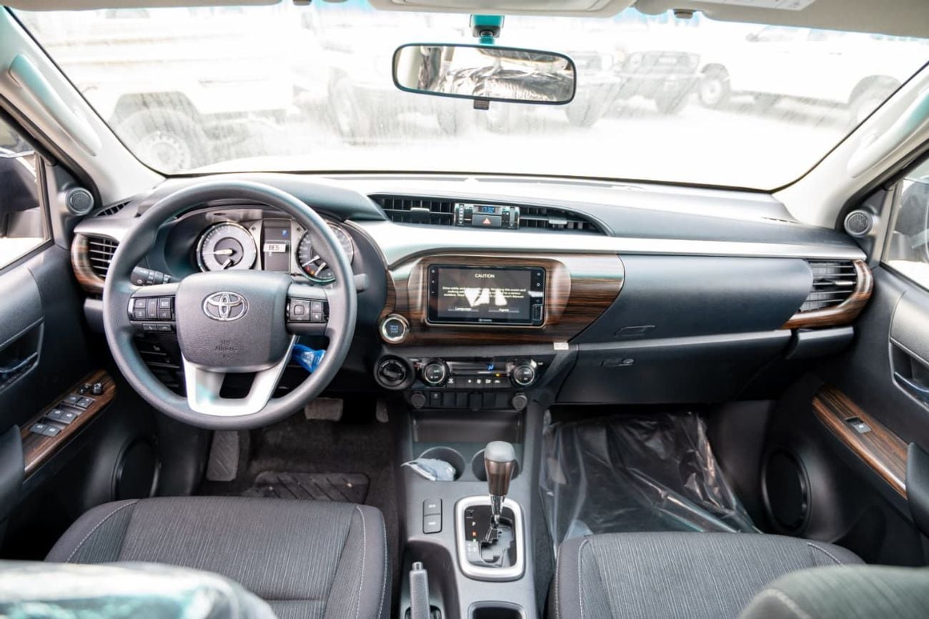 تويوتا هيلوكس SGLX 2.7L 4x4 Double Cabin, Petrol, Full Option Automatic